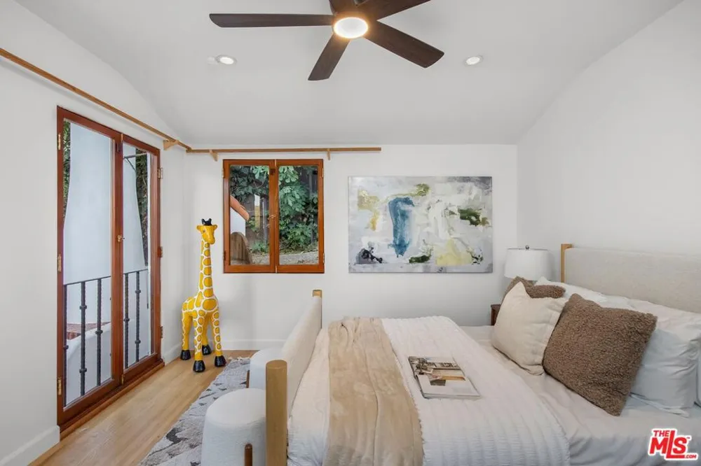 15012 Del Gado Drive Sherman Oaks, CA 91403