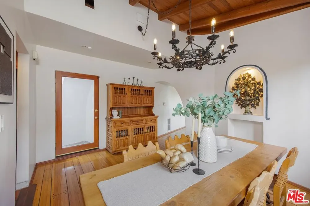 15012 Del Gado Drive Sherman Oaks, CA 91403