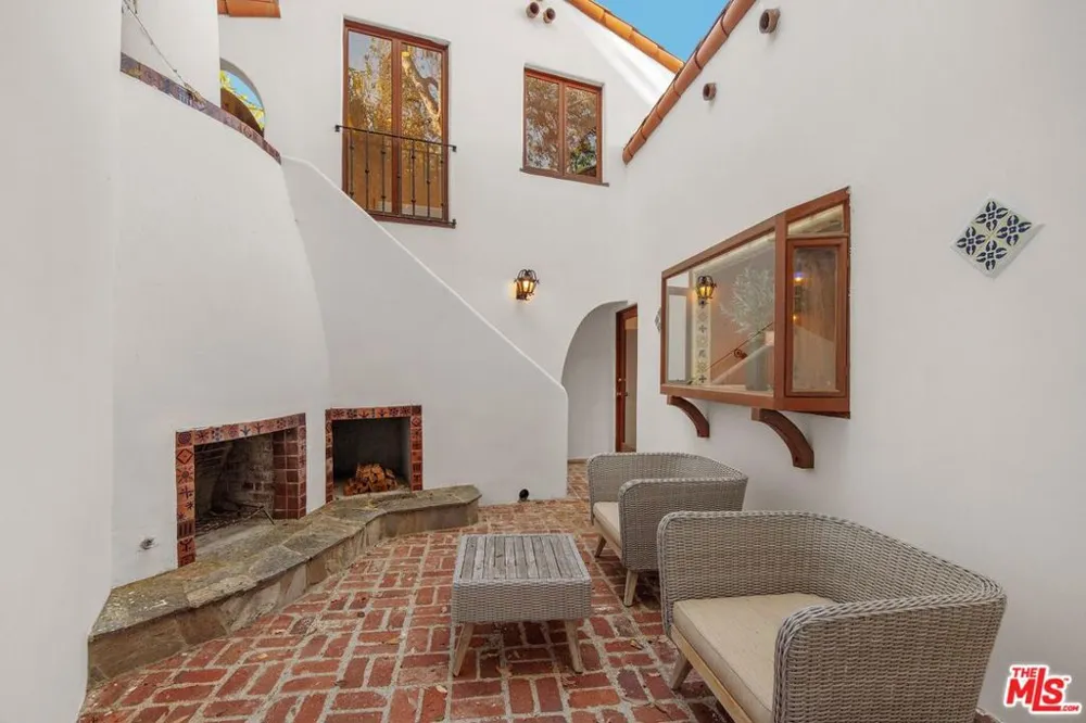 15012 Del Gado Drive Sherman Oaks, CA 91403