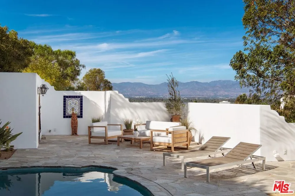 15012 Del Gado Drive Sherman Oaks, CA 91403