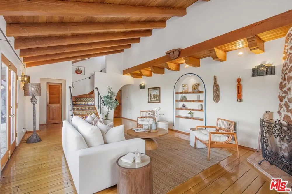 15012 Del Gado Drive Sherman Oaks, CA 91403