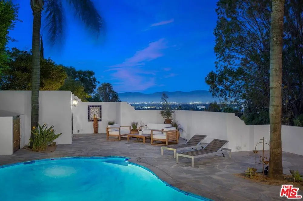 15012 Del Gado Drive Sherman Oaks, CA 91403