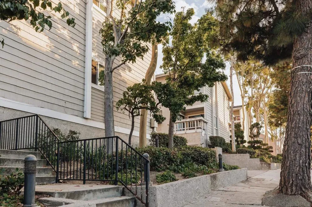 4652 Don Lorenzo Dr #A Los Angeles, CA 90008