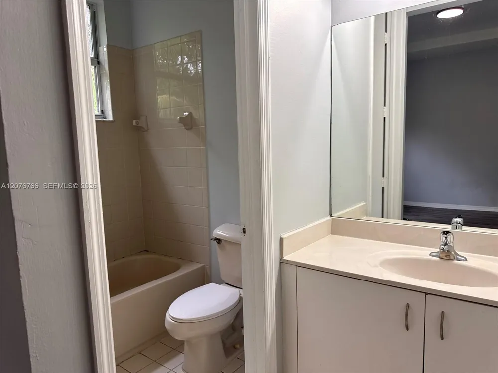 4240 NE 9th St Homestead, FL 33033