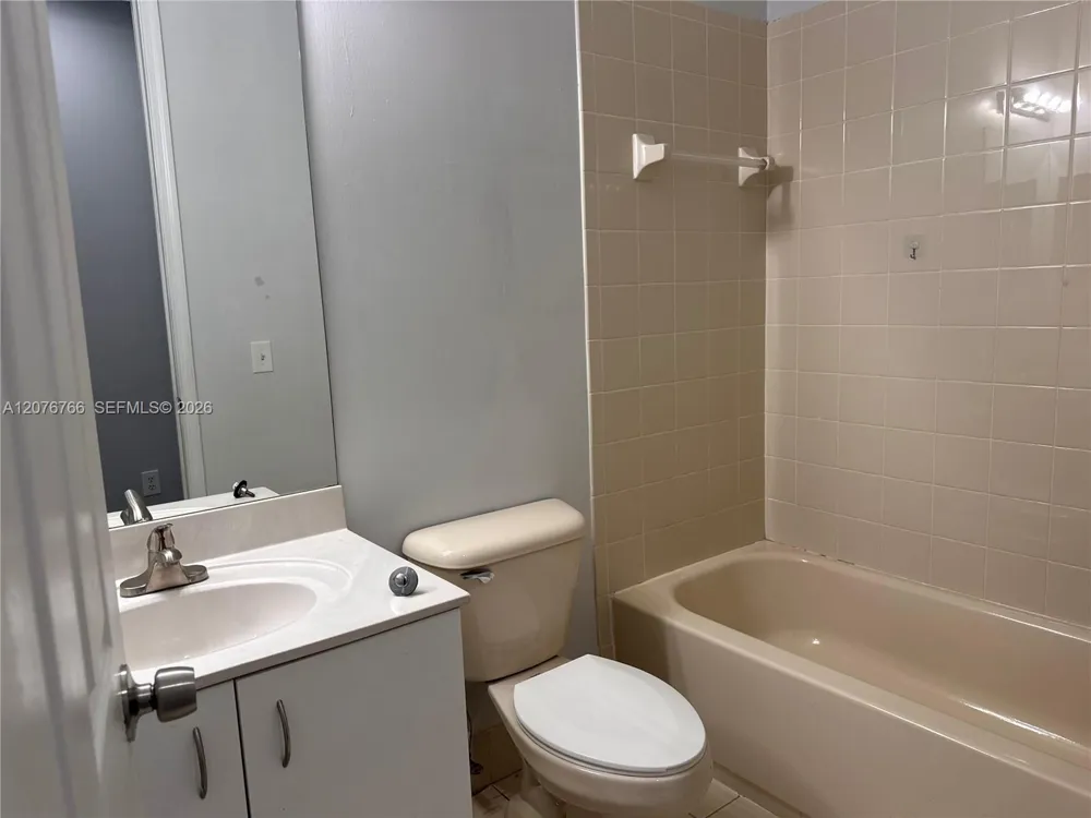 4240 NE 9th St Homestead, FL 33033