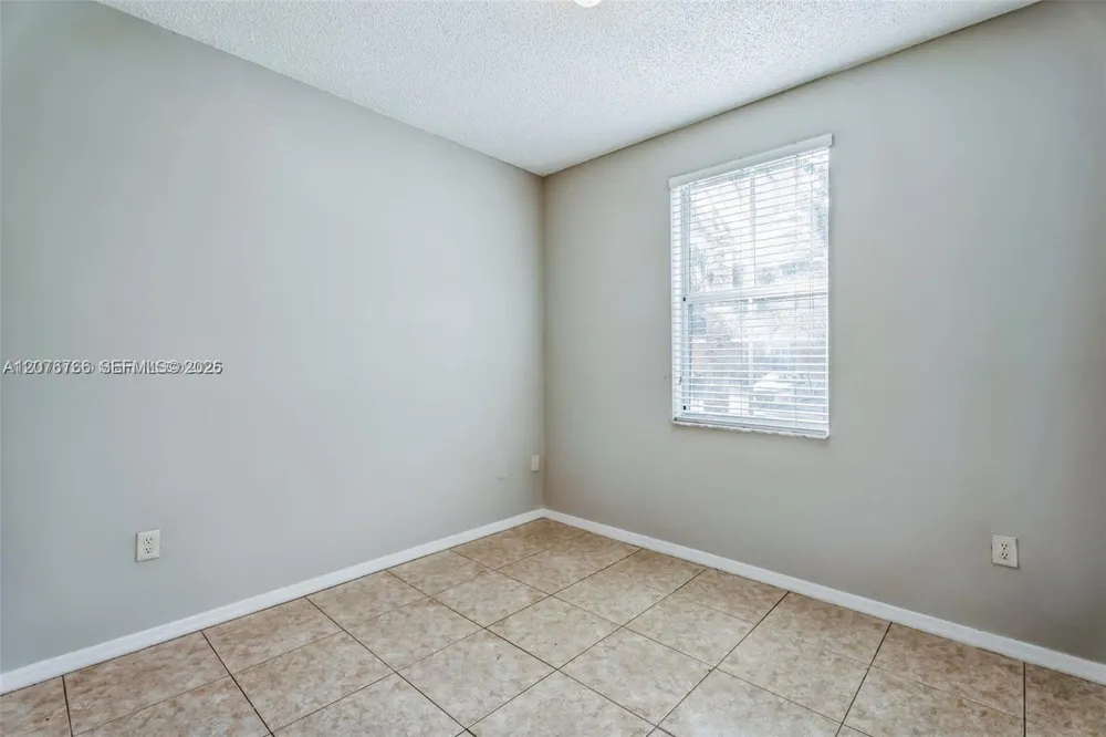 4240 NE 9th St Homestead, FL 33033