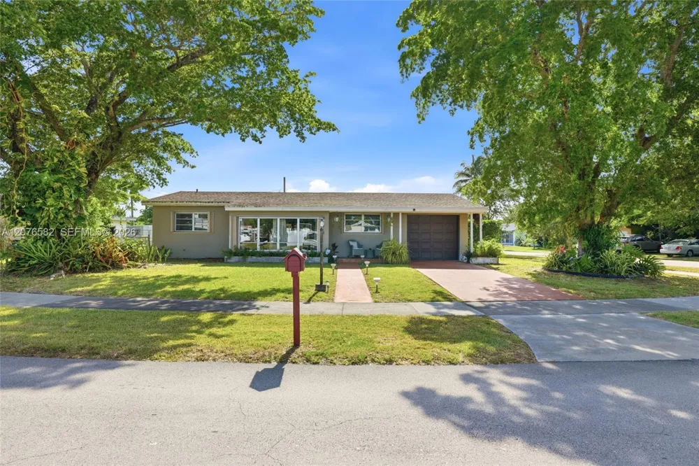 20510 Jacaranda Rd Cutler Bay, FL 33189
