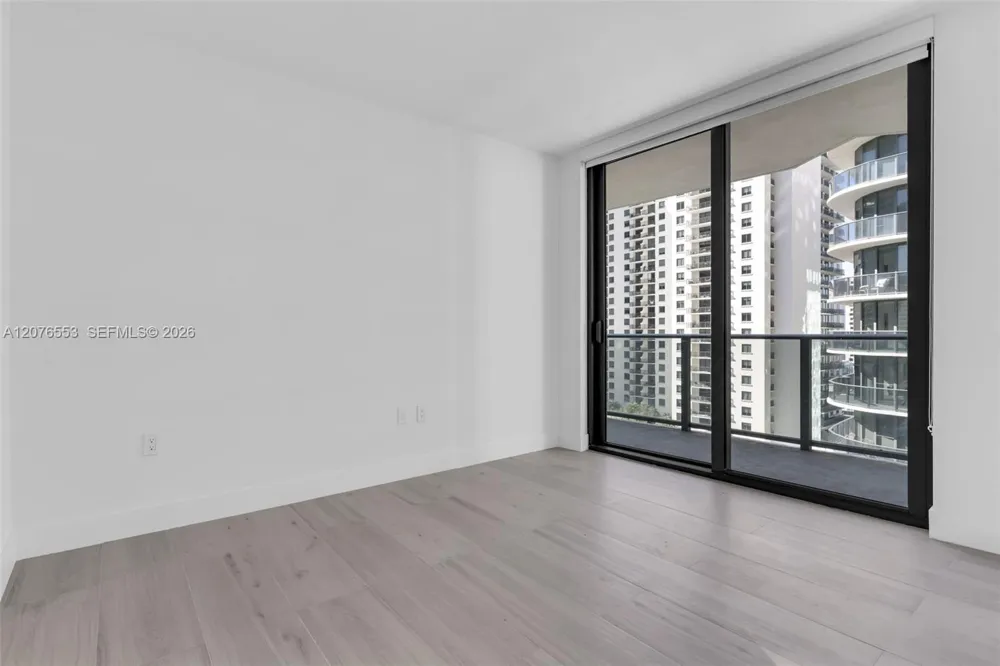 45 SW 9th St #1706 Miami, FL 33130