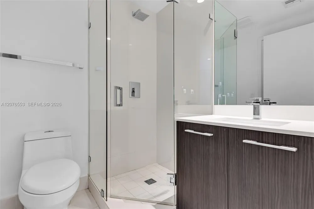 45 SW 9th St #1706 Miami, FL 33130