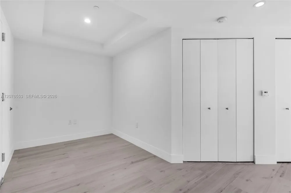 45 SW 9th St #1706 Miami, FL 33130