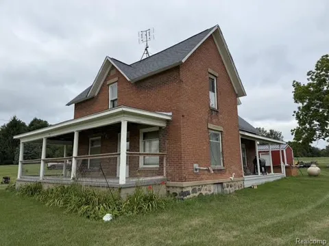 734 W Burnside Road