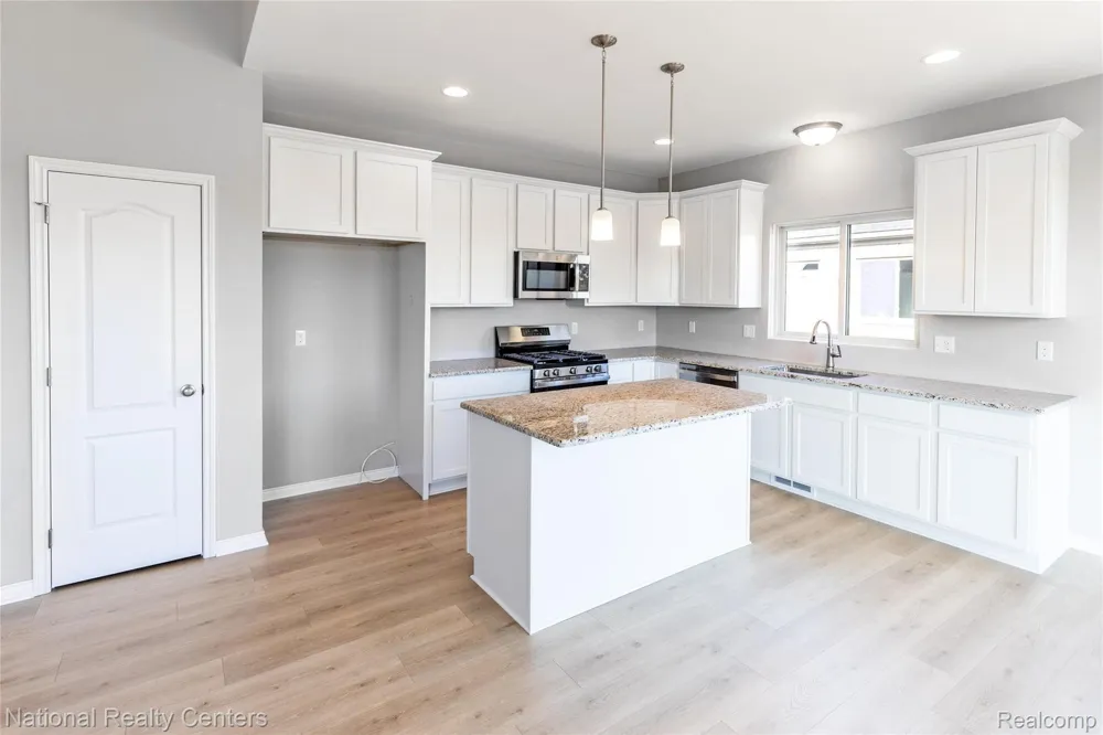 5603 Morgan Lake Drive Independence Charter Township, MI 48348