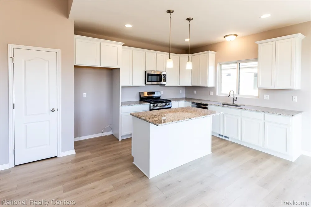 5603 Morgan Lake Drive Independence Charter Township, MI 48348