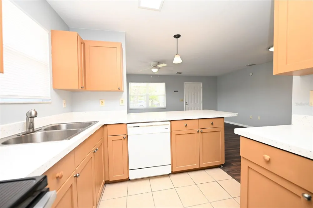 1107 KING AVENUE Lakeland, FL 33803