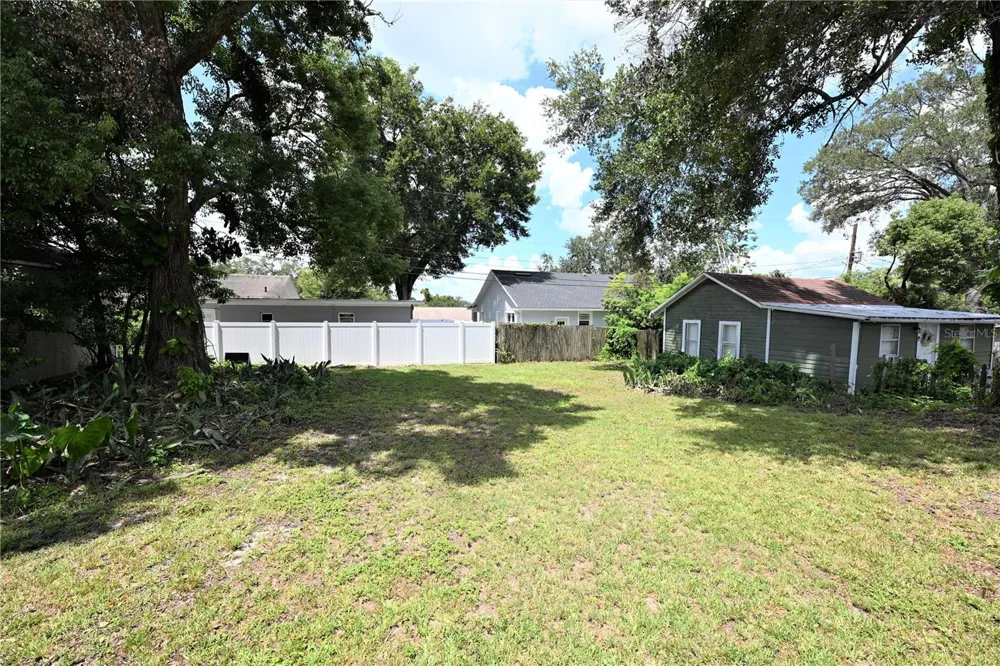 1107 KING AVENUE Lakeland, FL 33803