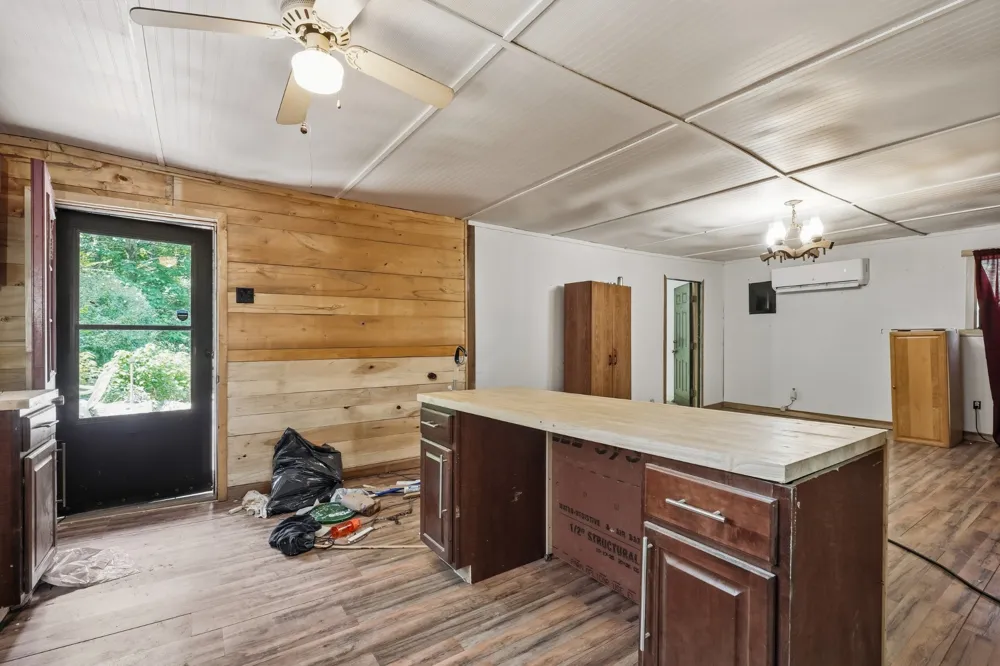 141 Audrey Drive Byrdstown, TN 38549