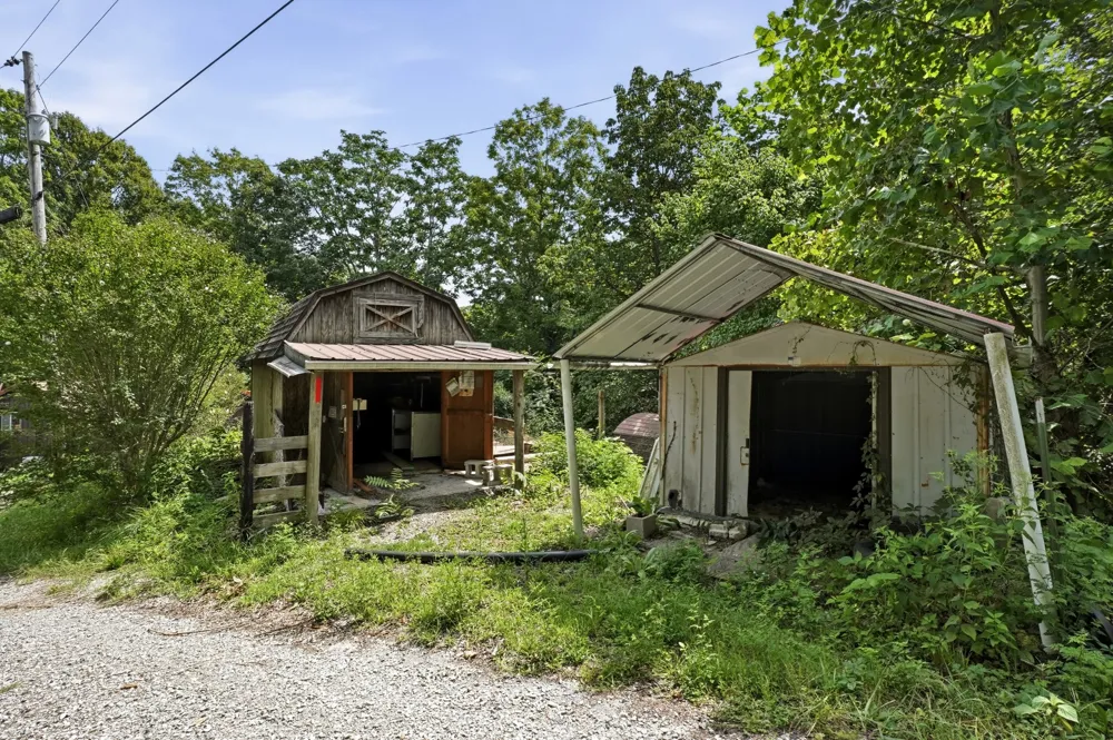 141 Audrey Drive Byrdstown, TN 38549