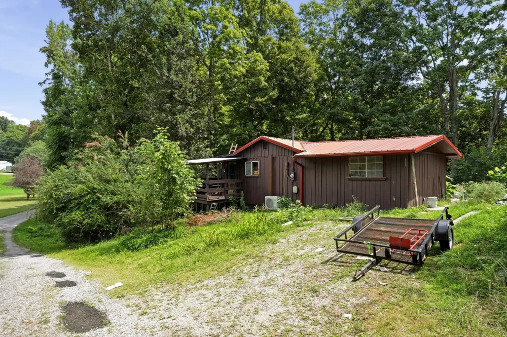 141 Audrey Drive Byrdstown, TN 38549