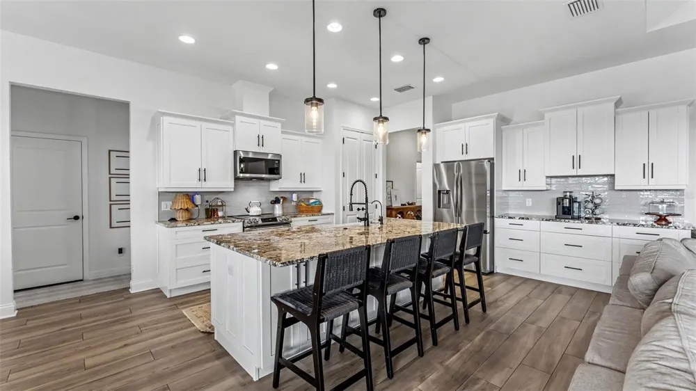 7034 BENTRIDGE DRIVE Lakeland, FL 33813