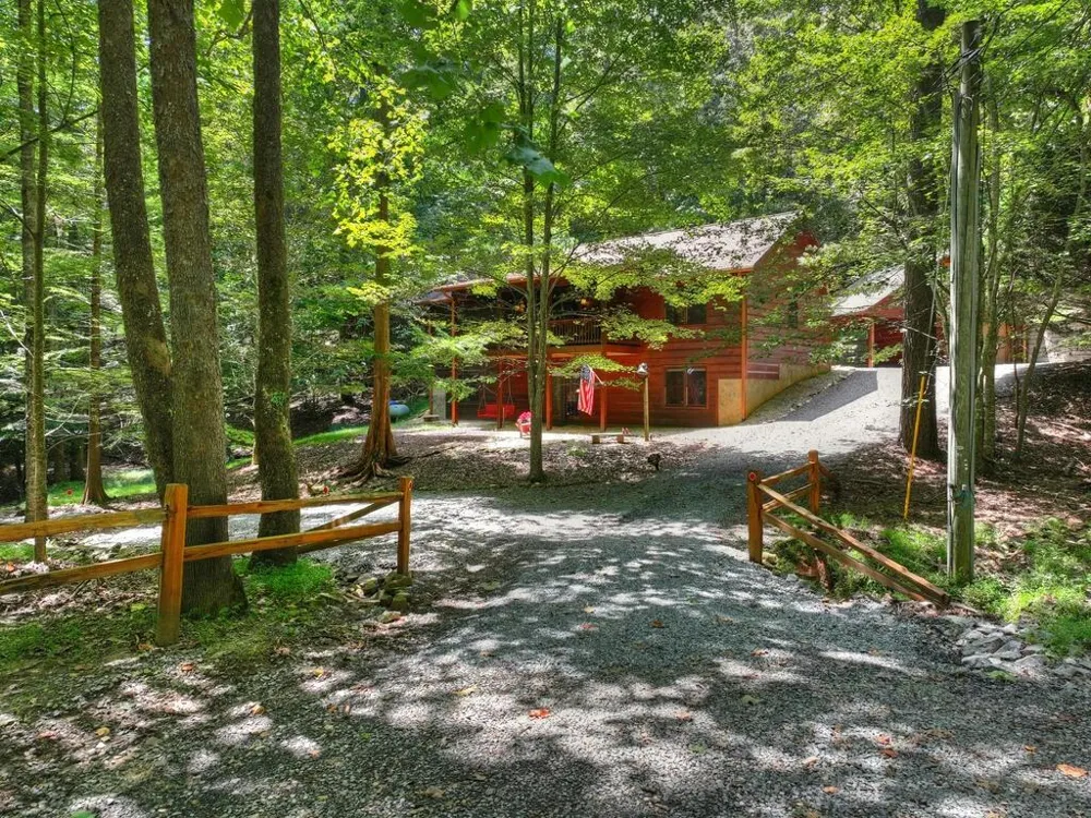 162 Primrose Court Ellijay, GA 30540