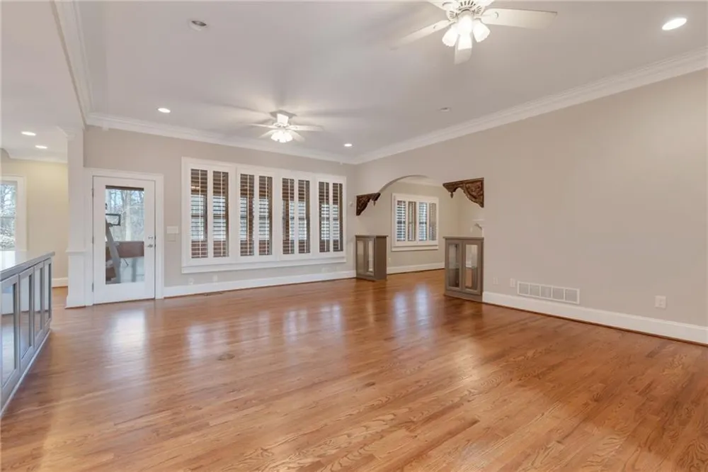 180 Forest Glen Drive Waleska, GA 30183