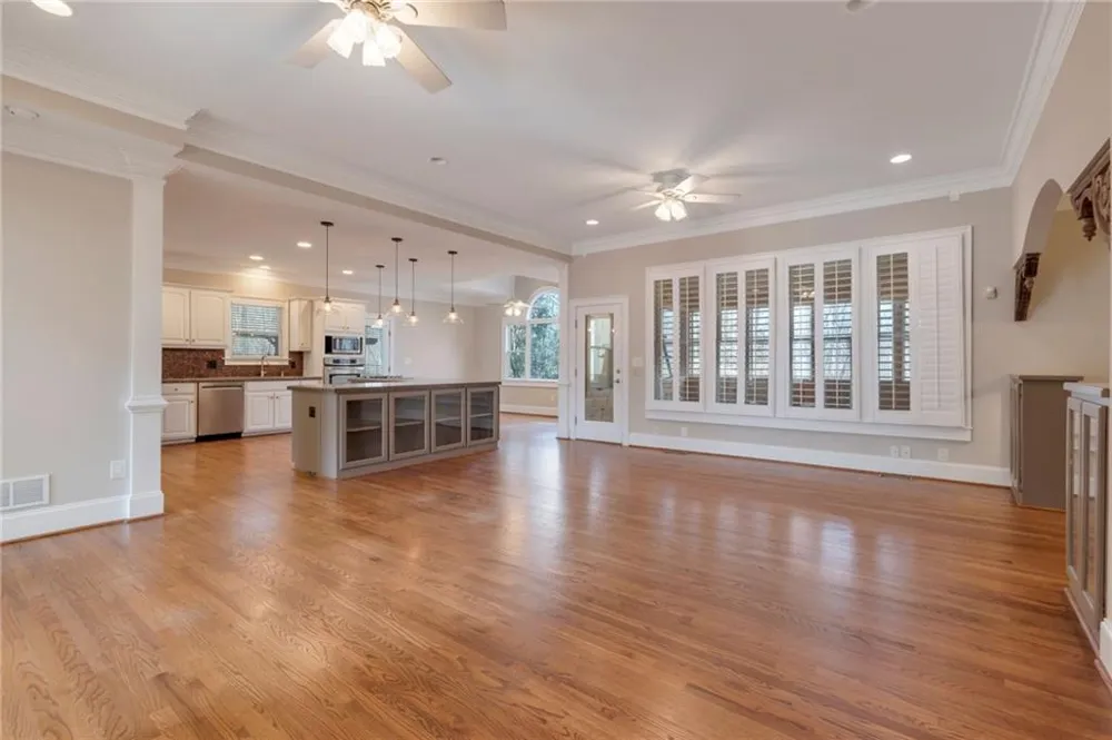 180 Forest Glen Drive Waleska, GA 30183