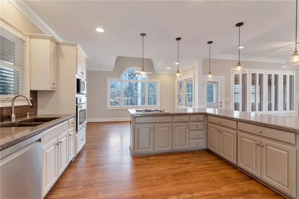 180 Forest Glen Drive Waleska, GA 30183