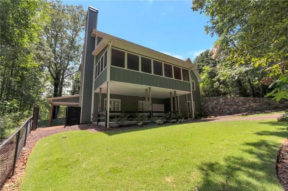 180 Forest Glen Drive Waleska, GA 30183