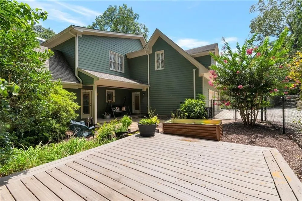 180 Forest Glen Drive Waleska, GA 30183
