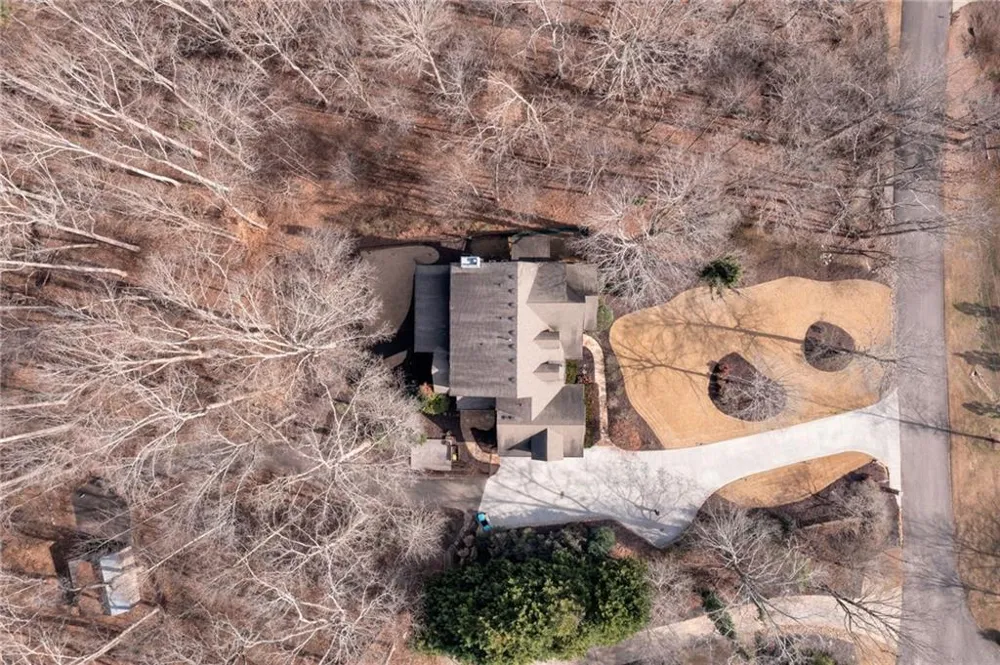 180 Forest Glen Drive Waleska, GA 30183