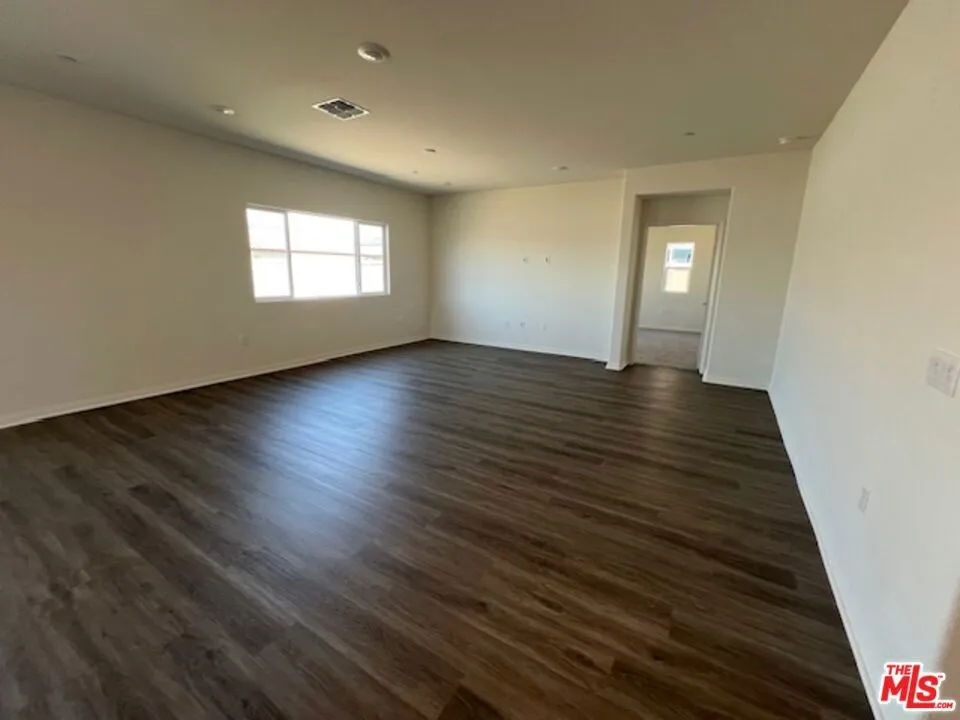 7323 Chetco River Street Bakersfield, CA 93311