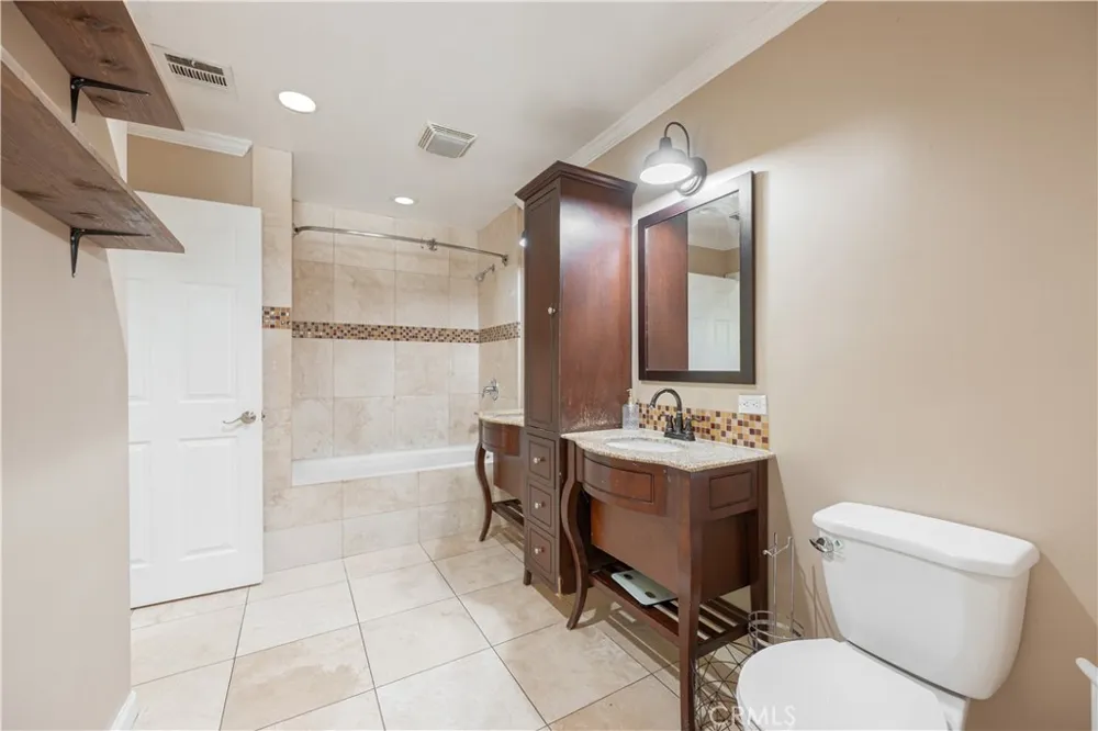 228 Alexander Avenue San Fernando, CA 91340