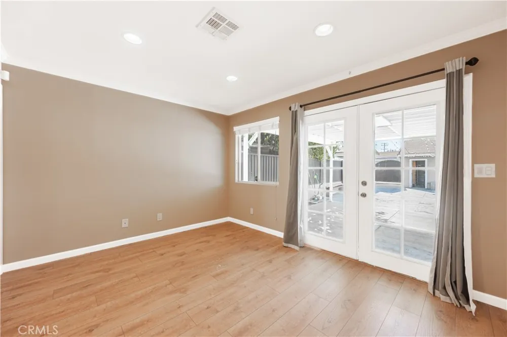228 Alexander Avenue San Fernando, CA 91340