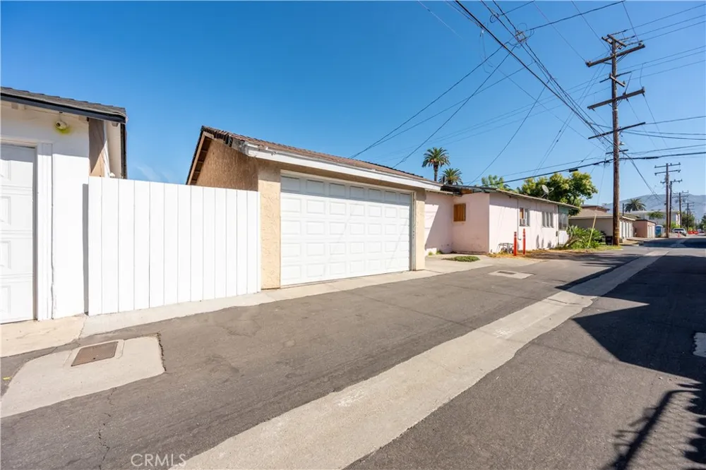 228 Alexander Avenue San Fernando, CA 91340