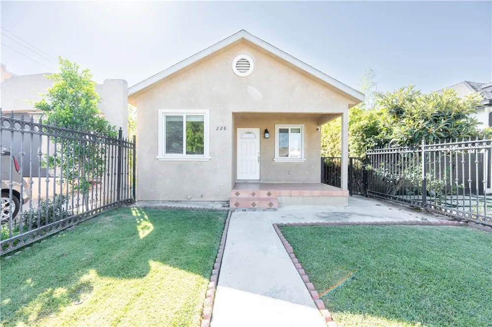 228 Alexander Avenue San Fernando, CA 91340