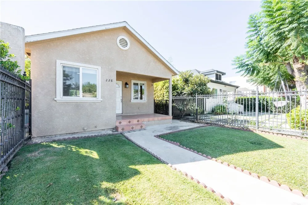 228 Alexander Avenue San Fernando, CA 91340