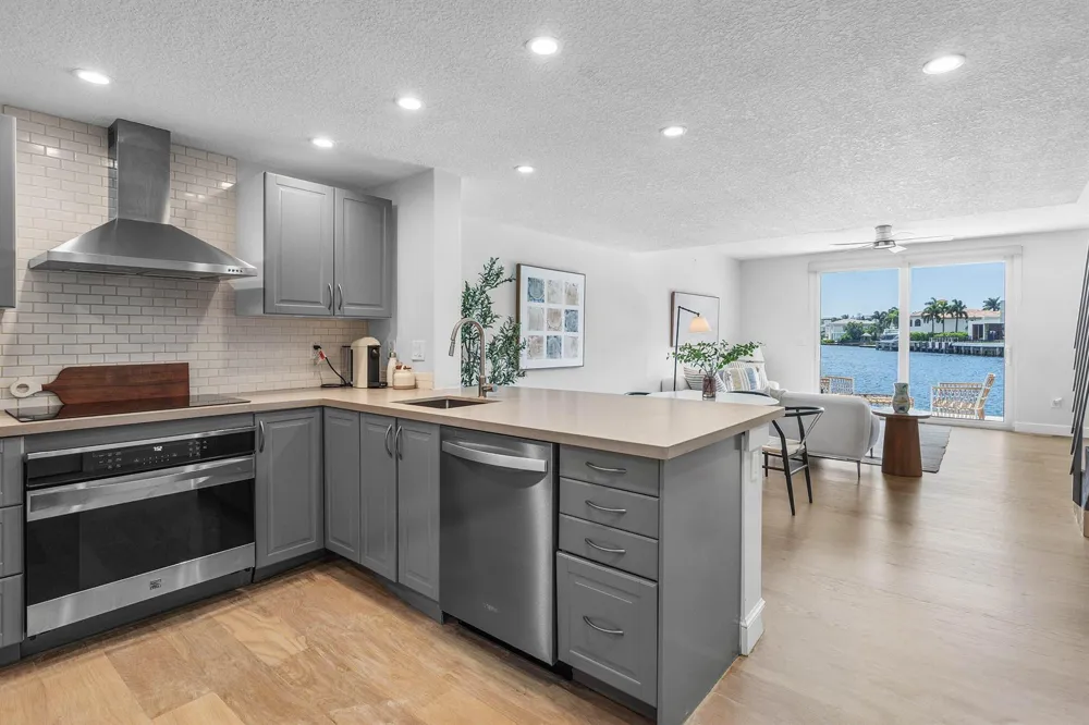 900 Jeffery Street Boca Raton, FL 33487