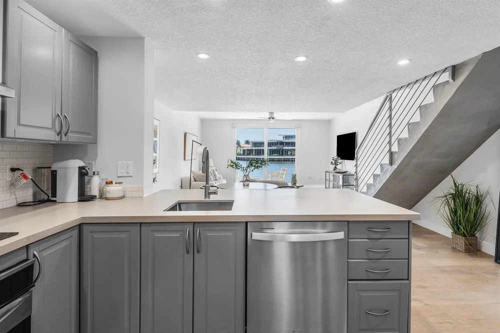 900 Jeffery Street Boca Raton, FL 33487