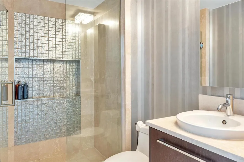 17121 Collins Ave #4201 Sunny Isles Beach, FL 33160
