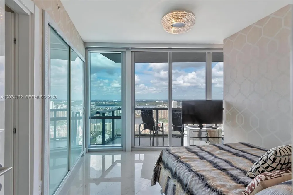 17121 Collins Ave #4201 Sunny Isles Beach, FL 33160