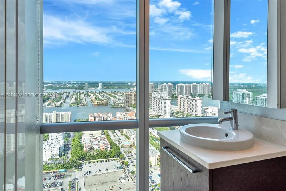 17121 Collins Ave #4201 Sunny Isles Beach, FL 33160
