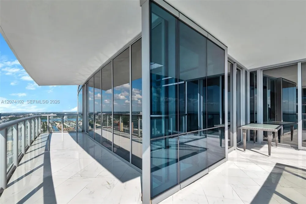 17121 Collins Ave #4201 Sunny Isles Beach, FL 33160