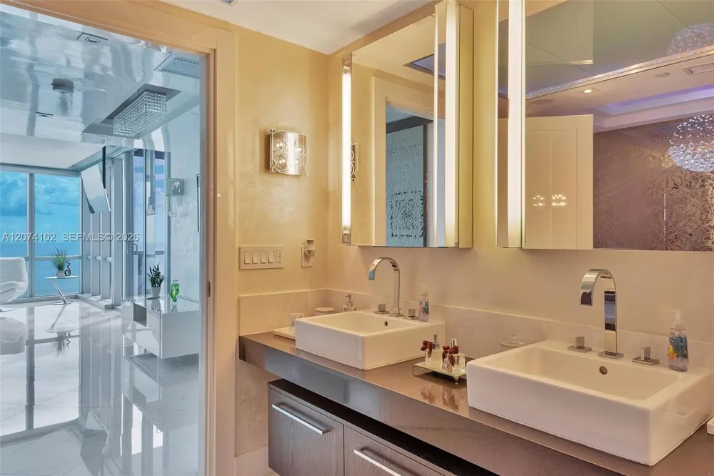 17121 Collins Ave #4201 Sunny Isles Beach, FL 33160