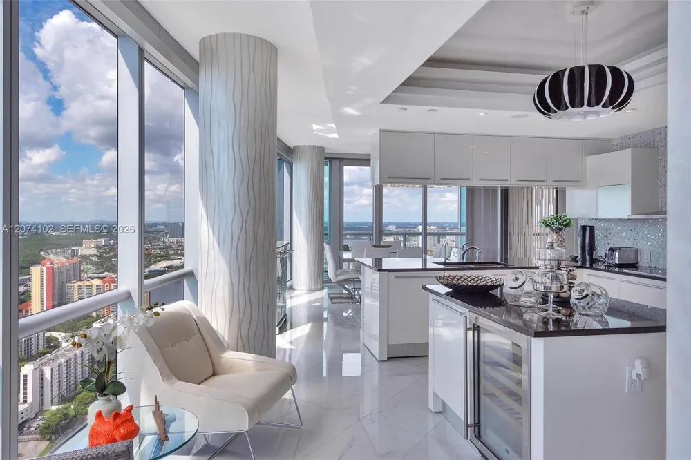 17121 Collins Ave #4201 Sunny Isles Beach, FL 33160