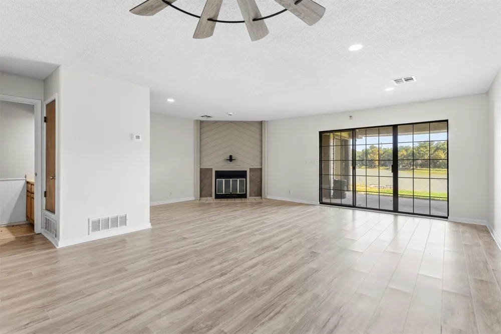 17 Valley View Drive #C Burneyville, OK 73430
