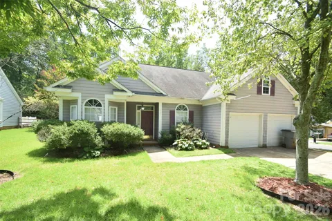 730 Oakbluff Circle