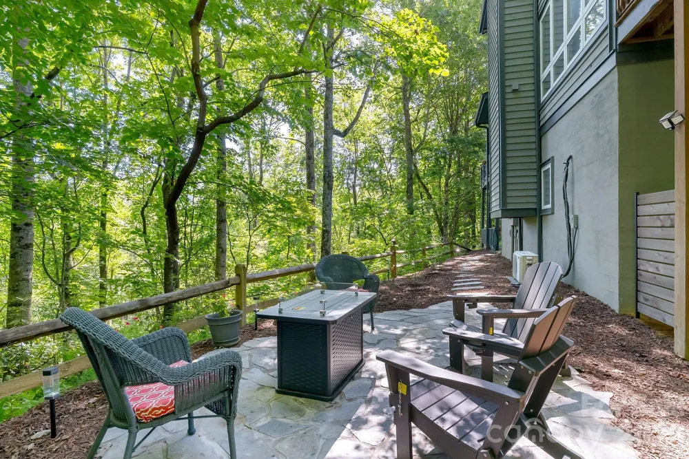107 Spruce Lane Zirconia, NC 28790