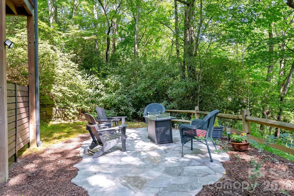 107 Spruce Lane Zirconia, NC 28790