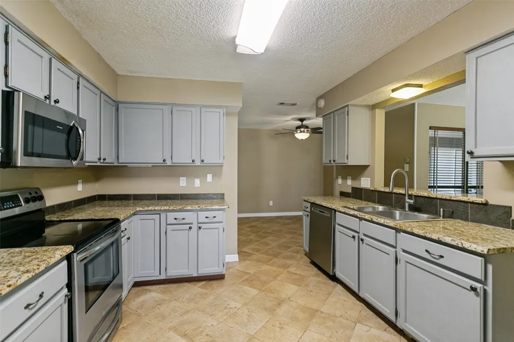 928 Ledgemont Drive Plano, TX 75025