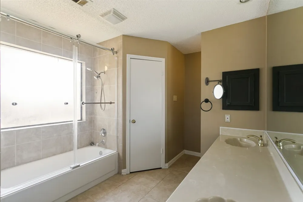 928 Ledgemont Drive Plano, TX 75025